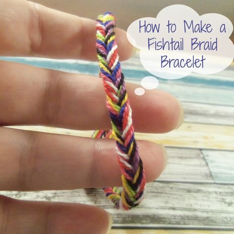 Have you wanted to know how to make a fishtail braided bracelet? Bracelets and braids are so popular. Combine them and learn how to make a fishtail braid. Fishtail Braid Bracelet, How To Fishtail, Magical Fashion, Fishtail Bracelet, Braid Bracelet, Fishtail Braid, How To Make Box, Friendship Bracelets Diy, Bracelet Style