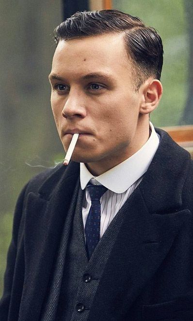 Peaky Blinders Hairstyle, Michael Peaky Blinders, Mens 50s Hairstyles, Peaky Blinders Hair, Non Binary Haircuts, Michael Gray, Finn Cole, Side Part Haircut, Peaky Blinders Characters