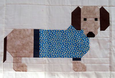 Weiner Dog Quilt Pattern Free, Dachshund Quilt Pattern Free, Dachshund Quilt, Fox Quilt, Free Applique Patterns, Dachshund Pattern, Brown Dachshund, Patchwork Inspiration, Dog Quilts