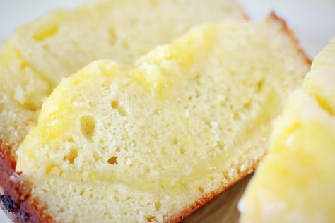 Lemon Tart Pound Cake Lemon Curd Bread Recipe, Recipes To Use Lemon Curd, Recipes With Lemon Curd, Pound Cake With Lemon Curd, Recipes Using Lemon Curd, Cake With Lemon Curd Filling, Party Dinners, Curd Recipes, Desserts Simple