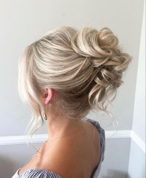 Prom Updos Medium Hair, High Wedding Hair Updo, Hair Updos Blonde, Debs Hairstyles Updo, Loose Curled Updo, Prom Hairstyles High Updos, Debs Hair Updo, Ladies Day Hairstyles, Mid Updo Wedding Hair