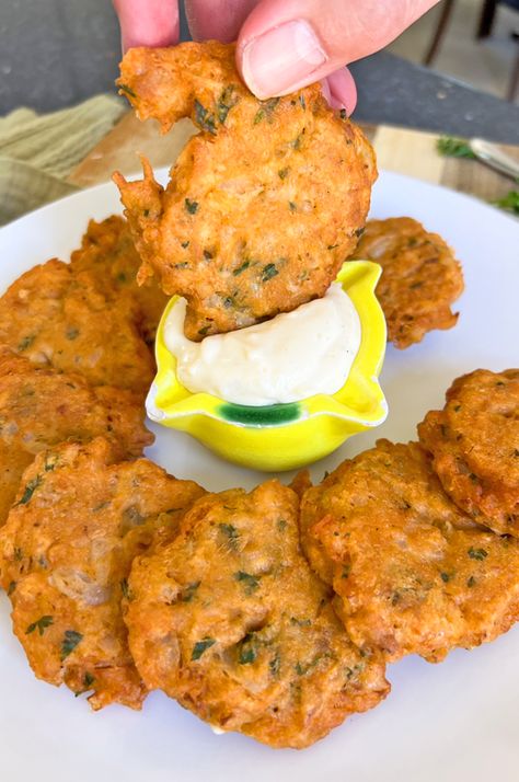 Tuna Fritters Recipe, Portuguese Party, Tuna Fritters, Fish Fritters, Fresh Fish Recipes, Spanish Tapas Recipes, Lobster Dishes, Fritters Recipe, Tapas Recipes