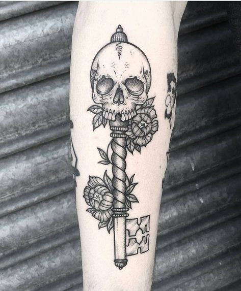 Occult Tattoos, Fancy Skeleton, Lock Key Tattoos, Tattoo Key, Key Artwork, Skeleton Key Tattoo, Victorian Tattoo, Key Tattoo Designs, Lock Tattoo