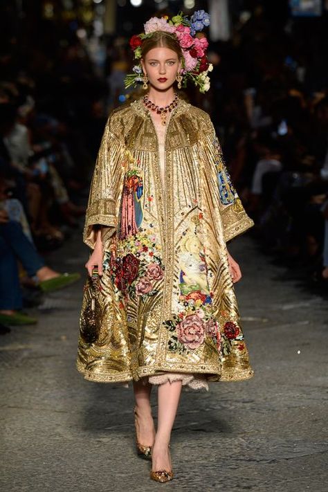 Moda Hippie, Bodo, Marchesa, Art Hand, Gold Dress, Moda Fashion, Couture Fashion, Silk Scarf, Beautiful Outfits