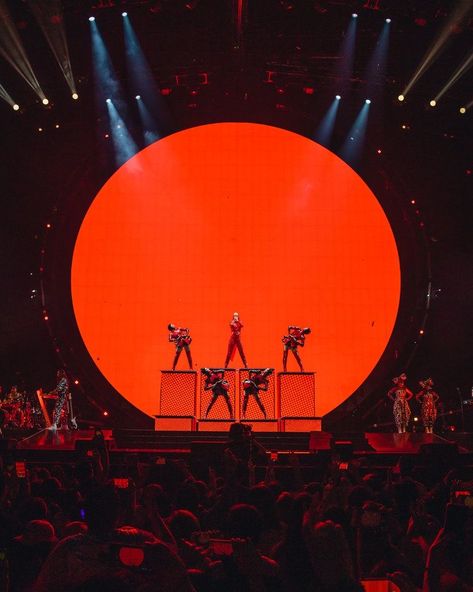 credit to owner ᡴꪫ Concert Visuals Stage Design, Stage Visuals, Concert Visuals, Coachella Stage, Stage Concept, Es Devlin, Concert Stage Design, Vina Del Mar, Performance Stage