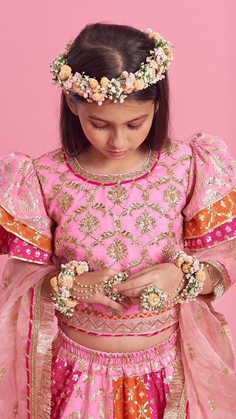 Red Kurti, Flared Lehenga, Little Muffet, Mother Daughter Dresses Matching, Girls Party Wear, Stylish Crop Top, Mother Daughter Dress, Yellow Top, Indian Ethnic Wear