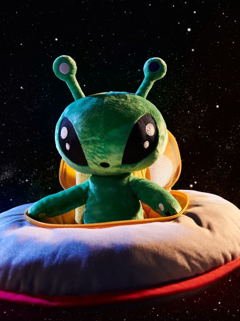 The New AFTONSPARV Kids’ Collection Brings Space Home - IKEA CA Aliens Guy, Alien Plush, Alien Aesthetic, Arte Alien, Cute Alien, Good Buddy, Bedtime Stories, Soft And Gentle, Easy Kids