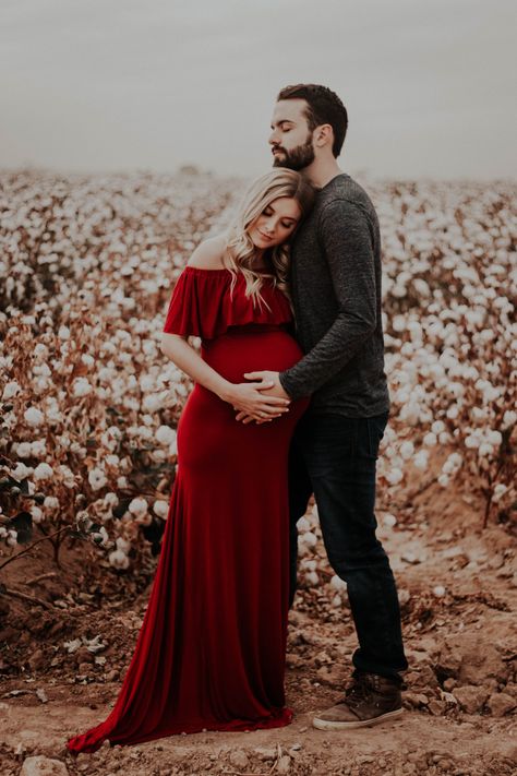 Maternity Shoot Couple Outdoor, Maternity Photo Ideas Outdoor, Outside Maternity Photography, Hot Maternity Photoshoot, Mertinity Photoshoot Ideas Couple, Diy Outdoor Maternity Photos, Meternati Photo Shoot Ideas, Cloudy Maternity Pictures, Pregnant Photoshoot Outdoor