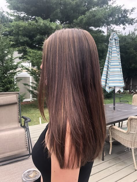 Simple Haircut Ideas Long Hair, Long Brown Haircut Straight, Mid Straight Hair, Slight Layers Long Hair, Brunette Haircut Medium Long, Haïr Cut Straight Hair, Simple Haircut For Long Hair Straight, Straight Brown Hair With Layers, Brown Hair With Long Layers