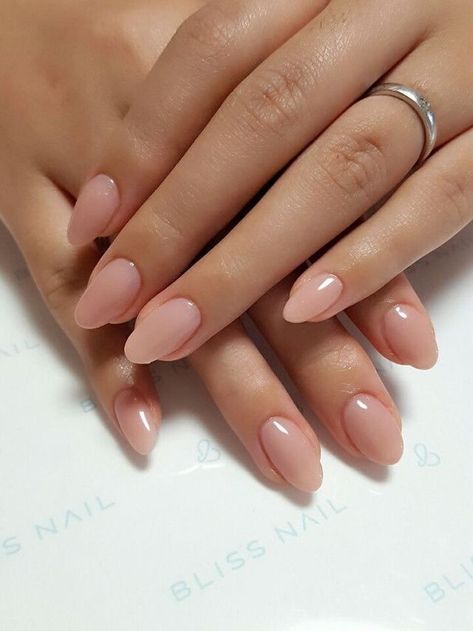 Nail Oval, Nude Chrome, Nails Minimal, Inspiring Nails, Oval Nail Art, Brown Tips, Nails Oval, Brown Heart, French Pedicure