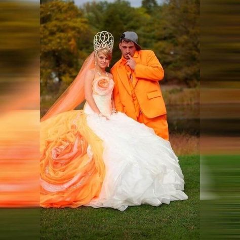 Horrible Wedding Dress, Ugly Wedding Dress, Tacky Wedding, Worst Wedding Dress, Ugly Dresses, How To Dress For A Wedding, Crystal Wedding Dress, American Wedding, Wedding Humor