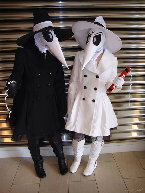 Spy vs. Spy by greyloch, via Flickr Spy Vs Spy Costume, Hallowen Costume Couple, Couple Cosplays, Creative Halloween Costume Ideas, Spy Vs Spy, Cosplay Couple, Costumes For Couples, Couples Cosplay, Classic Halloween Costumes