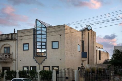 Valentino Architects transforms Malta art studio into modern home Valentino Architects, Indoor Courtyard, Architects Studio, Mid Century Furnishings, Stone Facade, Interior Windows, Timber Deck, Open Space Living, Geometric Tiles