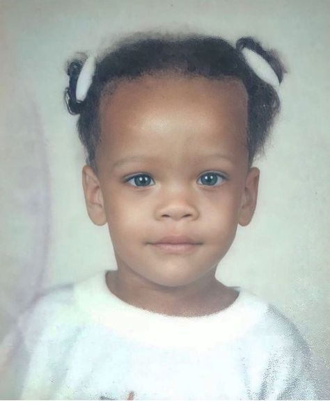 Rihanna on Instagram: “The cutest baby riri❤️✨ @breathinnavy” Rihanna Baby, Rihanna Fenty, Rihanna, Rappers, The Cutest, Baby Face, On Instagram, Instagram