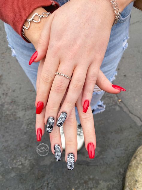 White Paisley Nails, Paisley Pattern Nails, Paisley Nails Design, Punchy Nails, Paisley Nails, Paisley Nail Art, Henna Paisley, Rodeo Nails, Cowboy Nails