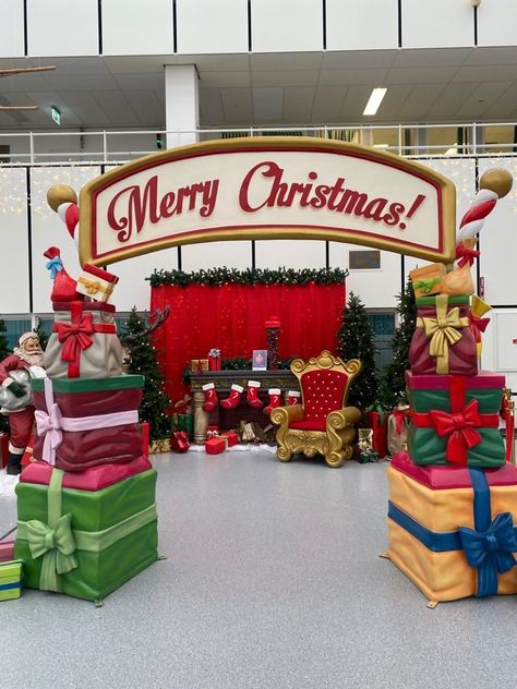 Christmas Carnival Decor, Santa Land Decorations, Santas Workshop Theme Decorations Outdoor, Giant Presents Decoration, Toy Land Christmas Decorations, Christmas Carnival Decorations, Santas Workshop Decoration, Santas Workshop Theme Decorations Diy, Santa Grotto Ideas