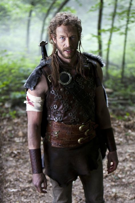 Lost Girl - Kris Holden-Ried as Dyson Kris Holden Ried, Wolf Shifter, William Holden, Larp Costume, Derek Hale, Lost Girl, Fantasy Male, Movie Monsters, Girls Characters