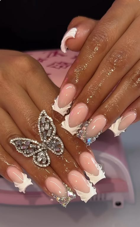 White Nails Diamonds, Short White Nails Design Ideas, Simple Baddie Nails, Birthday Sets Nails, Silver And White Nails, Extravagant Nails, Flare Acrylic Nails, Nail Colors 2023, Acrylic Nail Designs Coffin