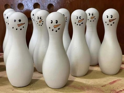 Snowman Bowling Pin, Snowman Bowling For Kids, Bowling Pin Christmas Crafts, Bowling Pins Crafts, Bowling Pin Snowman, Bowling Pins Ideas, Snowman Bowling, Diy Bowling Pins, Penguin Bowling