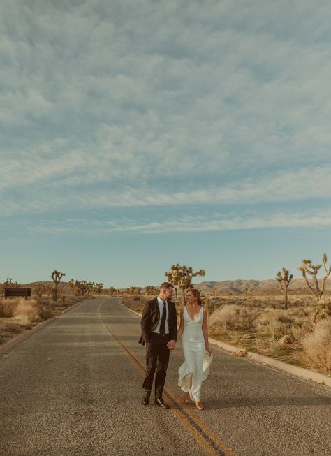 Desert Wedding Photoshoot Ideas, Jt Photoshoot, Aesthetic Posing Ideas, Elopement Pics, Joshua Tree Aesthetic, Eloping Wedding, Joshua Tree Photoshoot, Desert Wedding Photos, Aesthetic Posing