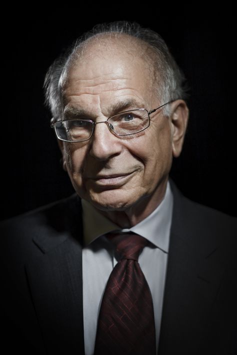 Daniel Kahneman, "Thinking, Fast and Slow" (USA 2011) Thinking Fast And Slow, Daniel Kahneman, Cognitive Bias, Second Doctor, Fast And Slow, Think Fast, Money Book, Brain Science, Psychology Degree