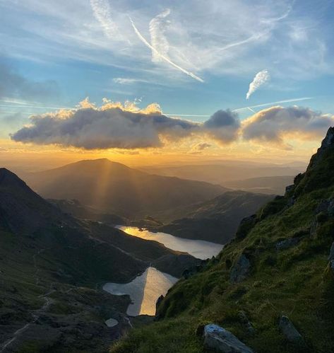 Just Wing It • Court on Instagram: "Snowdon Mountain, Wales ~ the highest mountain in Wales and found in Snowdonia National Park, many hikers get an early start to summit the mountain at sunrise and enjoy panoramic views. With clear skies, the moon will help light the path on the climb up the mountain https://justwing.it/wales/snowdonia-national-park/ #wales #snowdonianationalpark #snowdon #snowdonsummit #walesadventure #ukhiking #hiking #snowdonmountain #snowdonmountainrailway #snowdonia #we Snowdonia National Park Wales, Wales Mountains, Mount Snowdon, Snowdon Mountain, Snowdonia Wales, Wales Snowdonia, Mountain Summit, Long Weekend Trips, 2024 Travel