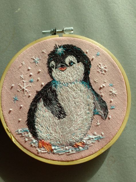 Penguin Embroidery Pattern, Penguin Embroidery, Textile Art Embroidery, Baby Penguins, Handwork Embroidery Design, Sewing Embroidery Designs, Art Embroidery, Christmas Embroidery, Sewing Embroidery