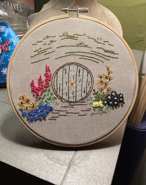 Hobbit Hole Embroidery, The Hobbit Embroidery, Lotr Embroidery Pattern, Tolkien Embroidery, Lotr Gift Ideas, Hobbit Embroidery, Lotr Knitting, Lord Of The Rings Embroidery, Lotr Embroidery