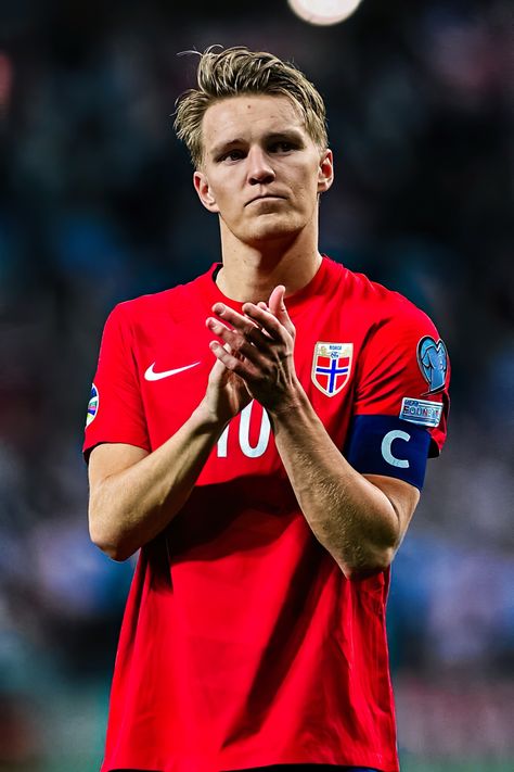 Norway Norway Football Team, Norway Football, Martin Odegaard, Martin Ødegaard, Neymar Football, National Football Teams, Bad Habit, كريستيانو رونالدو, Bad Habits