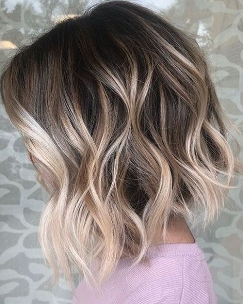 Medium Bob Balayage Brown, Brunettes Balayage, Short Wavy Hairstyles, Wavy Hairstyles, Haircuts For Wavy Hair, Fun Hair, Short Hair Balayage, Short Wavy Hair, Short Wavy