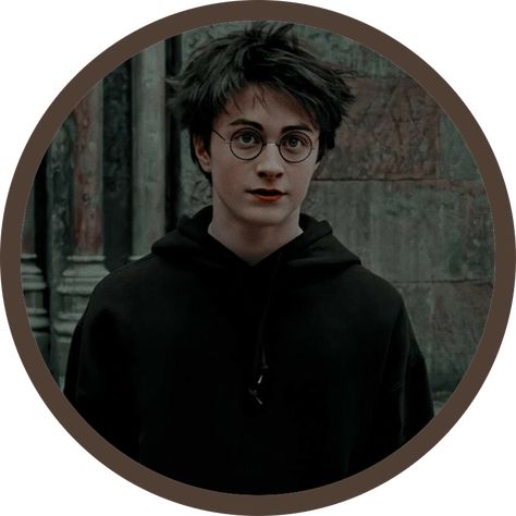 Harry Potter Pfp, Harry Potter Background, Cute Harry Potter, Twilight Pictures, Images Harry Potter, Harry Potter Wallpaper, Picture Collage Wall, Harry Potter Aesthetic, Picture Icon