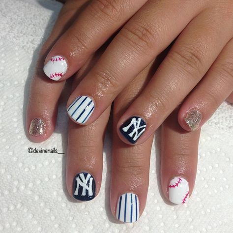 Cute Nails For New York, Ny Yankees Nails Designs, New York Yankees Nails Designs, Yankee Nails Designs, Yankees Nails Designs, New York Yankees Nails, Mlb Nails, Nails For Grandma, New York Nails Designs