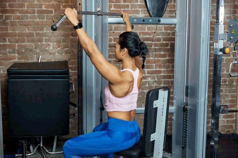 Target Your Back, Shoulders, and Arms With the Lat Pulldown Exercise Pulley Exercises, Back Cable Workout, Split Workout Routine, Back Workout Men, Upper Back Exercises, Roller Workout, Cable Workout, Strength Training Routine, Lat Pulldown