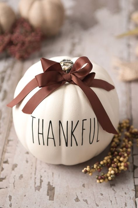 Thanksgiving Crafts For Adults, Christmas Sunday School Crafts, Cricut Thanksgiving, Fall Mason Jar Crafts, Mason Jar Pumpkin, Diy Thanksgiving Crafts, Fall Mason Jars, Pumpkin Vase, Fall Pumpkin Crafts