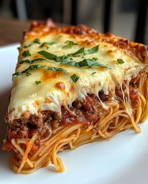 Lisa Flavors Spaghetti Pie Recipe Easy, Spaghetti Pie Recipe, Spaghetti Frittata, Meatball Lasagna, Pie Recipe Easy, Turkey Rice Soup, Spaghetti Pie Recipes, Homemade Bolognese Sauce, Cranberry Cookies Recipes