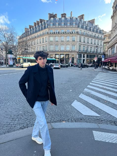 European Winter Outfits Men, Paris Men Outfit, Paris Outfits Men, Felix Style, Paris Poses, City Poses, Raining Day Outfit, Ireland Aesthetic, Guys In Jeans