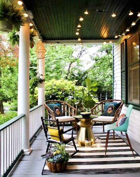 Old front porch - love the black porch ceiling paint and eclectic mix of furniture kellyelko.com #porch #frontporch #porchdecor #oldhome #vintagedecor #vintagemodern Black Porch Ceiling, Old Front Porch, Black Porch, Decorating Rules, Ceiling Paint, Porch Ceiling, Unique Gallery Wall, Dark Walls, Painted Ceiling