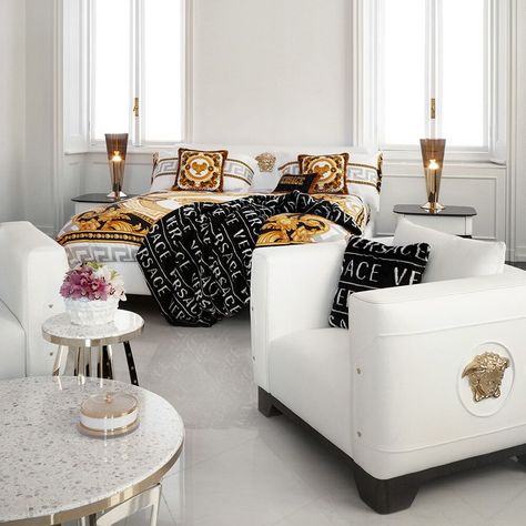 Versace Duvet, Versace Bedroom, Versace Interior, Versace House, Versace Furniture, House California, Dressing Room Decor, Elegant Living Room Decor, Mega Mansions