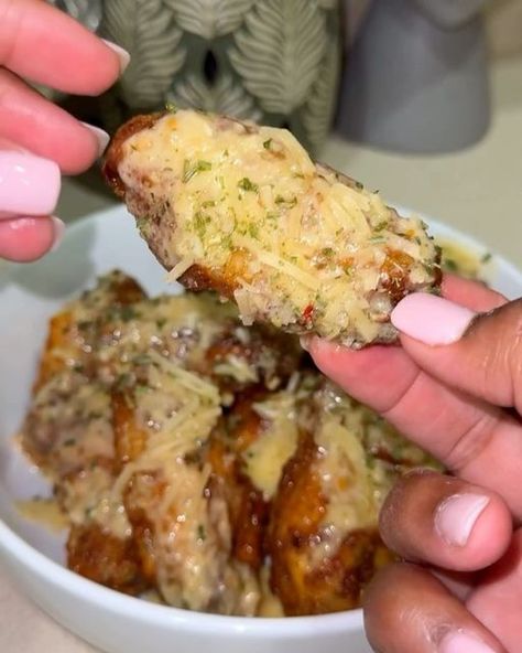 FRIED CHICKEN on Instagram: "Creamy Garlic Parmesan ChickenWings 
🎥 by @peaceofconfectionery 

Sauce ⬇️ 
1/2 stick butter 
1 teaspoon garlic powder 
1 tbsp mayo (trust me lol) 
2 tbsp Minced Garlic 
#garlicparmesan #wings #chickenwings" Stick Butter, Creamy Garlic, Garlic Parmesan, Stick Of Butter, Minced Garlic, Fried Chicken, Garlic Powder, Chicken Wings, Trust Me