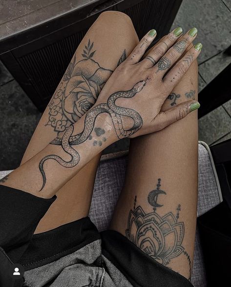 Wrap Around Wrist Tattoos, Around Arm Tattoo, Serpent Tattoo, Hip Thigh Tattoos, Hand And Finger Tattoos, Palm Tattoos, Snake Tattoo Design, Hand Tattoos For Women, Wrist Tattoos For Women