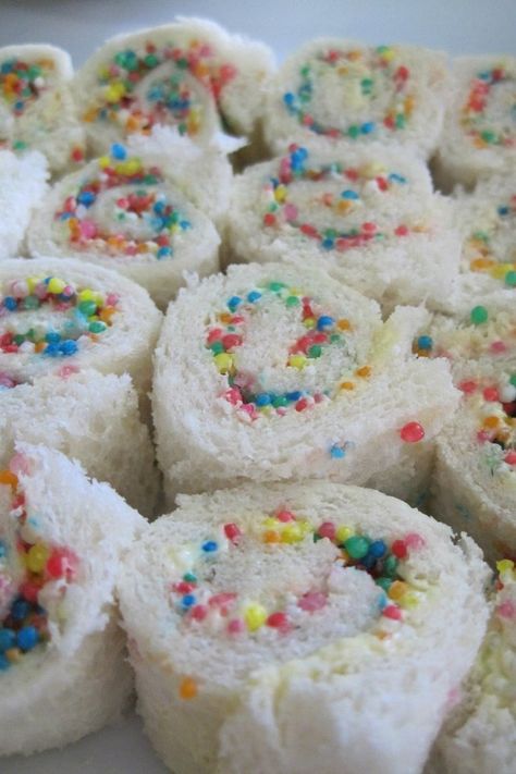 Learn how to make fairy bread for a kid’s party. It is incredibly easy to organize, the kids love it, and it will be a hit party food. This is a total win win when it comes to catering for children’s birthday parties. #Fairybread #Kids #Partyfood #Easy #Birthday #Sprinkles Easy Kids Party, Kids Tea Party, Fairy Tea Parties, Fairy Bread, Princess Tea Party, Dessert Party, Tea Party Food, Fairy Birthday Party, Kids Party Food