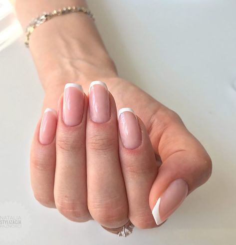 Modern French Manicure Almond Nails, French Manicure Almond Nails, Almond Nude Nails, French Manicure Almond, Traditional Nails, Modern French Manicure, French Manicure Ideas, Shiny Nails Designs, Gel French Manicure