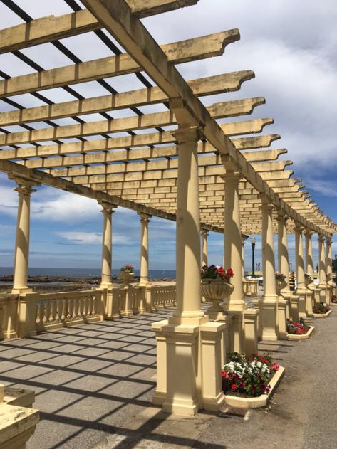 De Matosinhos até a Foz do Rio Douro: um roteiro em Porto, Portugal | 360meridianos Ceramic Tableware, Porto Portugal, Adventure Travel, Places To Go, Pergola, Beautiful Places, Portugal, Outdoor Structures, Golf