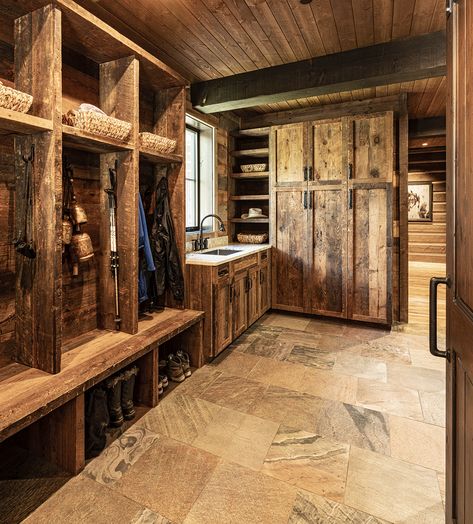 Hunting Lodge Mudroom, Ranch Mudroom Ideas, Hunting Storage Room, Hunt Club Decor, Ranch Entryway, Hunting Closet, Rustic Mudroom, Hunting Room Design, Hunting Storage