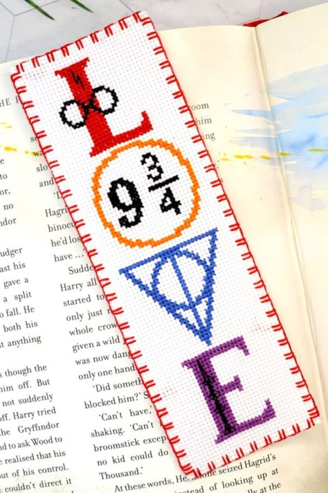 Funny Cross Stitch Bookmark, Books Cross Stitch Pattern, Cross Stitch Bookmarks Free Pattern, Pixel Art Bookmark, Cross Stitch Book Marks, Cross Stitch Bookmark Patterns, Harry Potter Cross Stitch Pattern, Cross Stitch Harry Potter, Harry Potter Cross Stitch