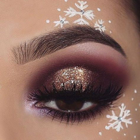 Holiday Eye Makeup, Christmas Party Makeup, Xmas Makeup, Christmas Eyeshadow, Christmas Makeup Looks, Holiday Eye, Make Up Designs, Christmas Eye Makeup, Party Make-up