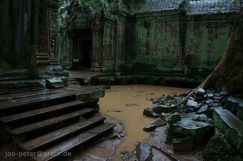 center area of Bantheay Kdei temple flooded after monsun rain, Angkor Wat, Cambodia, Monsoon Rain, Ancient Temple, Mood Colors, Ancient Temples, Angkor Wat, Angkor, A Group, The Crown, Cambodia