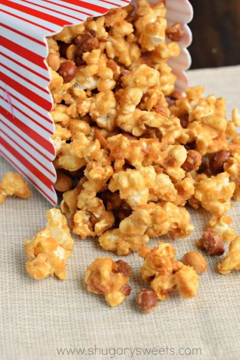 Think of a trip to the cinema, big screen, dark and most importantly - popcorn! But what about gourmet popcorn? Here are 60+ best recipes we found online! Gourmet Popcorn Recipes, Homemade Microwave Popcorn, Little Debbie Snack Cakes, Homemade Caramel Corn, Spiced Popcorn, Debbie Snacks, Asian Sweets, Sweet Popcorn, Savoury Snacks