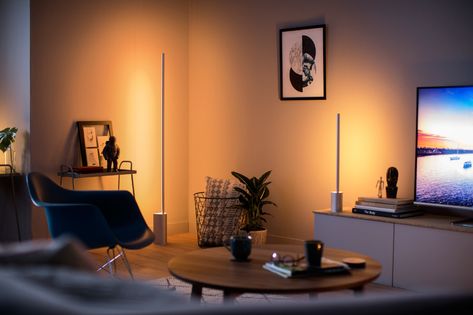 Indirect Lighting Living Room, Mysterious Interior, Bts House, Phillips Hue Lighting, Smart Home Ideas, Phillips Hue, Philips Hue Lights, Interior Ceiling, Hue Lights