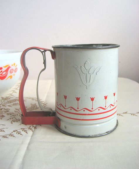 Antique Kitchen Gadgets, Flour Sifters, Funky Kitchen, Old Fashioned Kitchen, Flour Sifter, Comfortable Kitchen, Vintage Kitchen Utensils, Back Painting, White Cherries